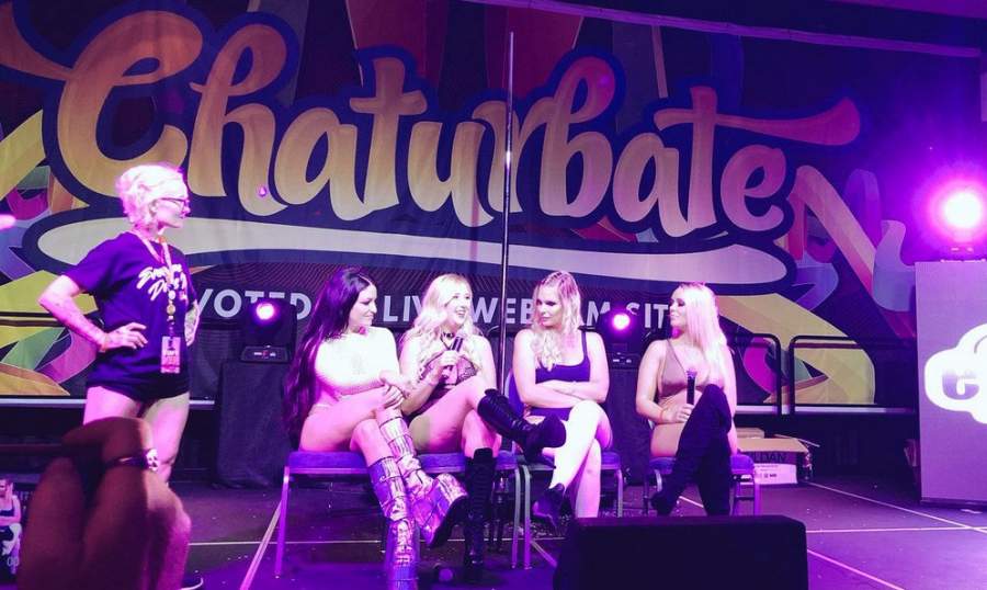 EXXXOTICA Expo в Майами 2021